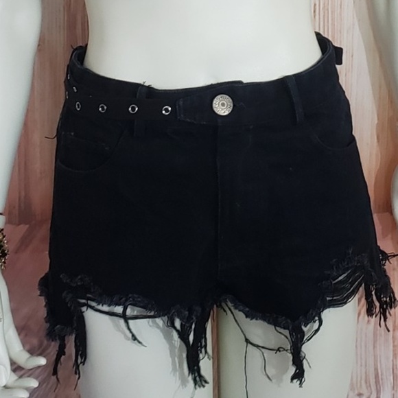 CHERRYBOOM STUDIO BLACK DISTRESSED DENIM SHORTS M - Picture 2 of 8